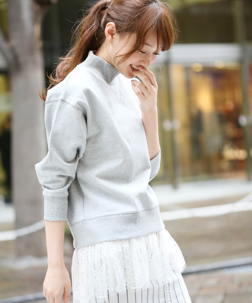 ポンチスタンドプルオーバーロングスリーブ