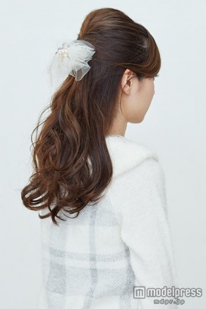 ヘアアクセサリーなどをつければ完成