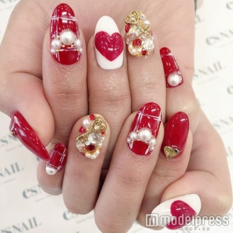 カジュアルなアートもゴージャスに／画像提供：esNAIL