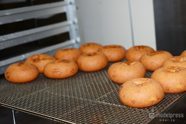 ふんわり揚がった揚げシュードーナツ(C)モデルプレス