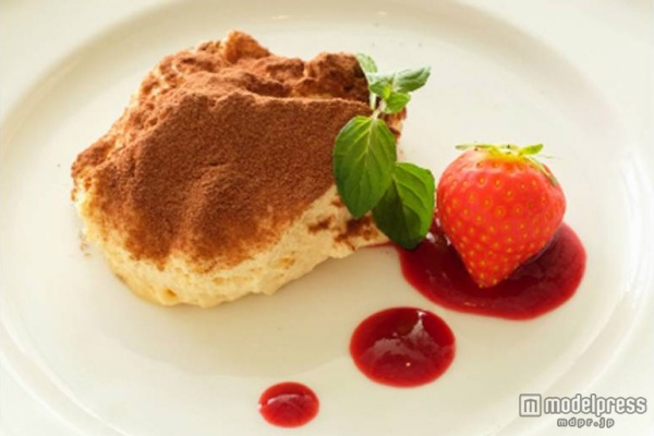 ブレイク必至の新ヘルシースイーツ「ティラティス」って?/「まめカルポーネのティラティス」680円(税込)/提供店舗:マザーアースカフェ