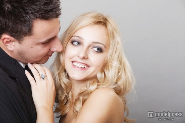 失恋から早く立ち直れる“ビリフレ”の関係ってなに?(Photo by voyagerix)