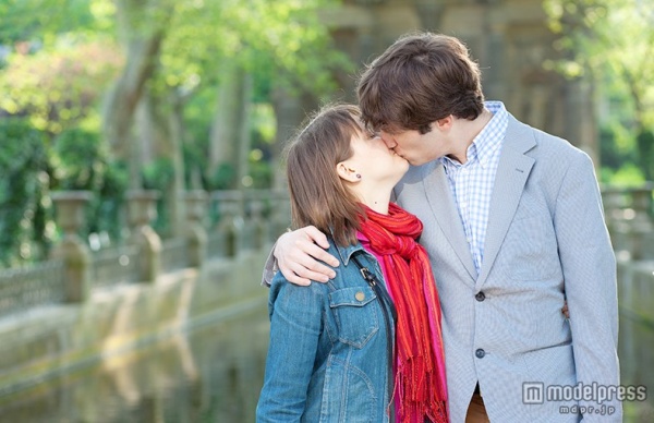 キスで彼を虜にしよう（Photo by jaspe）