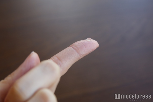 お米1粒くらいの量でスルスルっと伸びるジェル