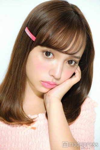 ラインなしでもまんまる目なミルクキャンディメイク（モデル：ゆみちぃ）肌作りから5分で完成の時短メイク／photo：小川 健（WILL CREATIVE）画像提供：セブン＆アイ出版