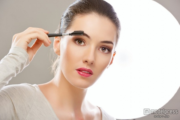 美人を左右する！すっぴん自眉の育て方(Photo by Choreograph)