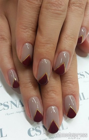 バイカラーネイル／画像提供：esNAIL