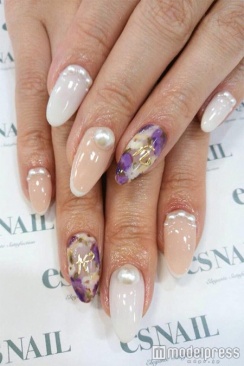 ヌーディーカラー×手書き風／画像提供：esNAIL