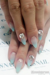 ブルーグラデーション／画像提供：esNAIL