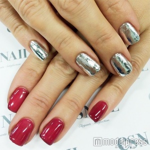 アシンメトリーネイル／画像提供：esNAIL