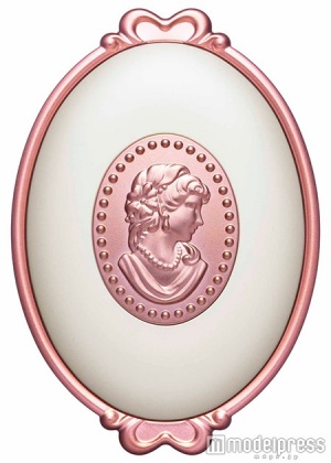 プレスト チークカラー リミテッド ケース Ⅳ 1,500(税抜）／画像提供レ・メルヴェイユーズ ラデュレ