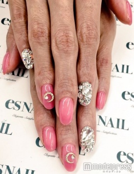 埋め尽くしネイル／画像提供：esNAIL