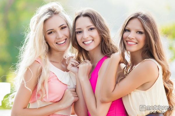 歯磨きだけで歯が白くなる4つの裏ワザ(Photo by A.KaZaK/Fotolia)