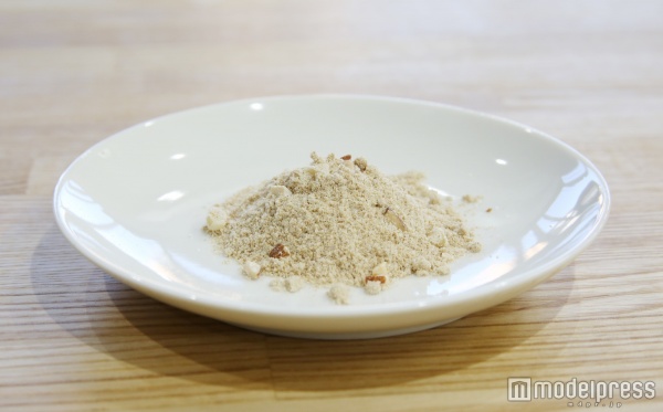 歯応えのいいナッツがたっぷり（C）モデルプレス