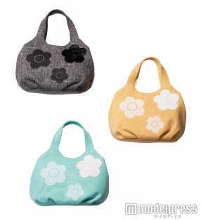 「ラバーニュアンスツイードミニトート」各8,856円（税込）