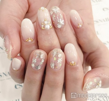 結晶ネイル/画像提供:esNAIL