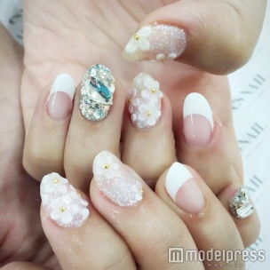 お花で埋めつくしたい/画像提供:esNAIL