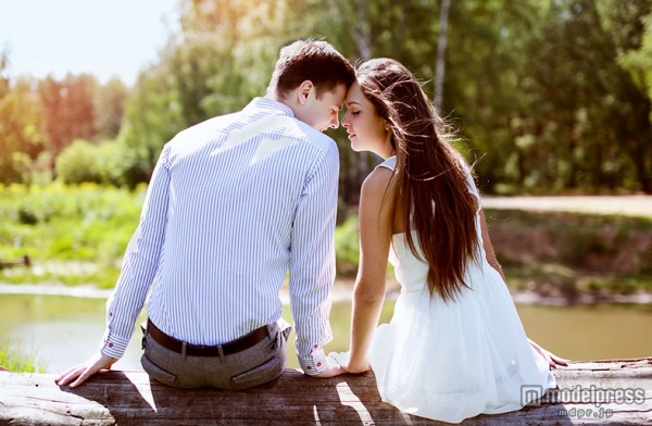 そっと隣に寄り添おう(Photo by rohappy/Fotolia)