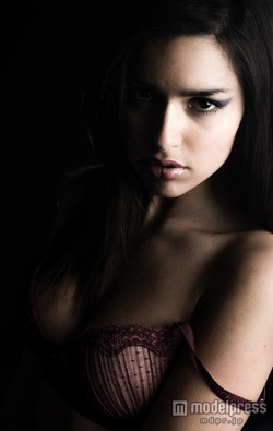 一緒にいたい気持ちだけじゃダメなのが結婚／Photo by Lies Thru a Lens □