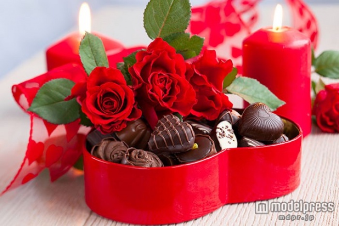 チョコと一緒に思いを伝えよう(Photo by sarsmis/shutterstock)