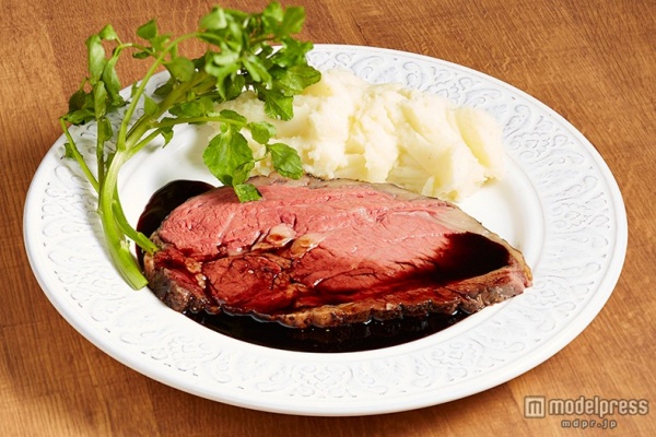 絶品「プライムリブ」が味わえる「Saxe Bleu Diner」