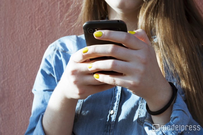 彼と仲良くなくても大丈夫！男心をグッと掴むLINEの送り方5つ（photo by lpictures／Fotolia）