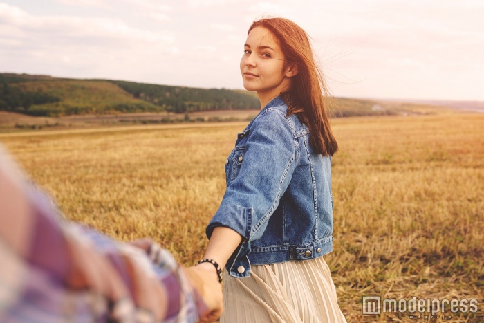 彼に寄り添って（photo by arthurhidden／ Fotolia） 