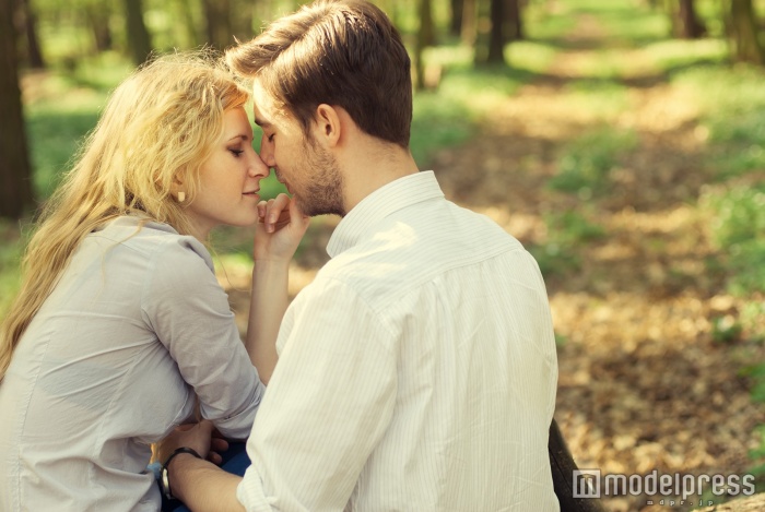 「キス上手っ！」男性が思わず唸る極上キステク5つ（photo by aleshin／Fotolia）