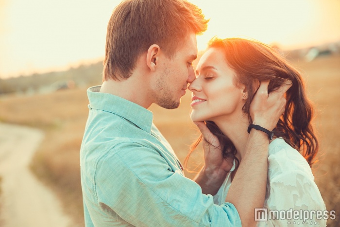 男性が大好きな女性にだけ無意識にやっちゃう5つのこと（photo by Elena Kratovich／Fotolia）