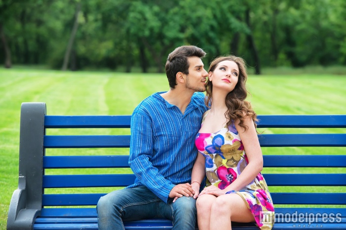 話題の尽きない楽しいデートに（photo by rodjulian／Fotolia）