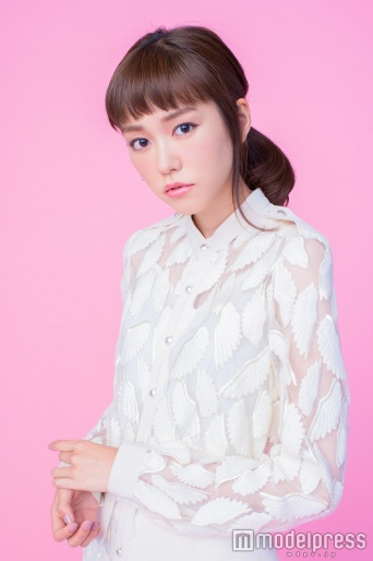 透け感がオトナSEXY／桐谷美玲（C）モデルプレス