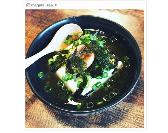 夜食でもOK！「豆腐茶漬け」が簡単＆満腹ヘルシーでダイエットにぴったり／megsta_sea_hさんInstagramより