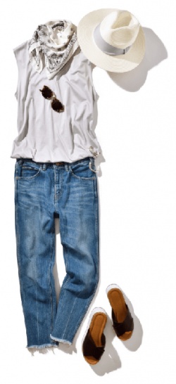 カットオフデニムパンツ￥22,000／スタニングルアー（スタニングルアー 青山店）　グレーノースリニット￥8,500／スタニングルアー（スタニングルアー 青山店）　ハット￥3,900／アンデミュウ（アダストリア）　スカーフ￥3,200、サングラス￥3,500／ともにアパートバイローリーズ（アダストリア）　バングル（上）￥21,000／アルポ（ズットホリック）　バングル（下）￥27,660／チビ・ジュエルズ（チビジュエルズ･ジャパン）　フラットサンダル￥5,800／ブリスポイント（アダストリア）（C）TOPLOG