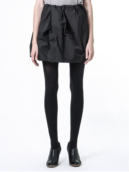 シンプルボリュームタックスカート