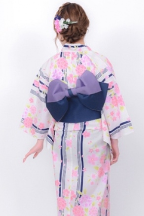 浴衣3点セット（ホワイト）「Kirara」6,500円（税込）／画像提供：Kirara