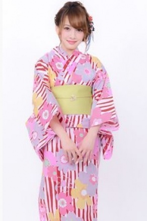 浴衣3点セット（レッド）「Kirara」6,500円（税込）／画像提供：Kirara