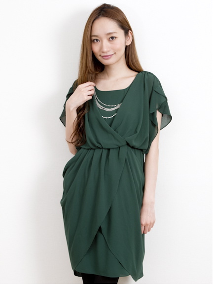 ネックレス付きドレス