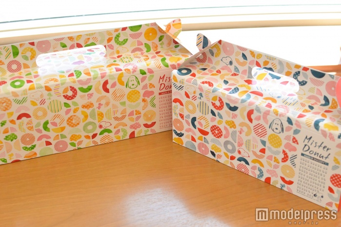 バッグもスヌーピー仕様に（C）モデルプレス