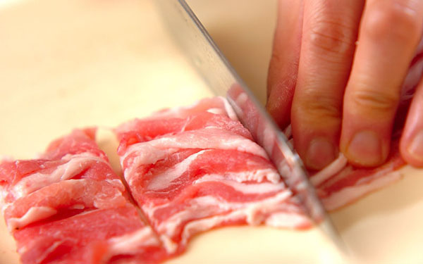 男子が喜ぶスタミナ満点レシピ！「豚キムオムレツ」