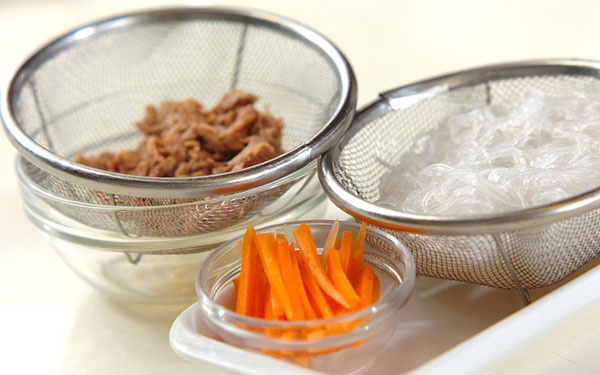 スパイシーなのに子どもも食べやすい、「春雨とツナのカレー炒め」