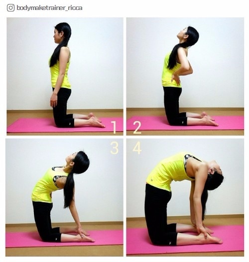 ラクダのポーズは無理しない範囲で／bodymaketrainer_riccaさんInstagram