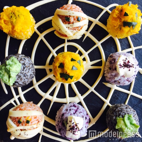 マヨネーズでクモの巣を作ってみて（C）モデルプレス