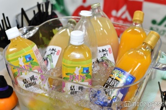 季節の果実をふんだんに使用した生ジュース（C）モデルプレス