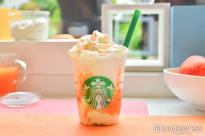 ネクタリン ピーチ クリーム フラペチーノ with ティー ババロア（C）モデルプレス