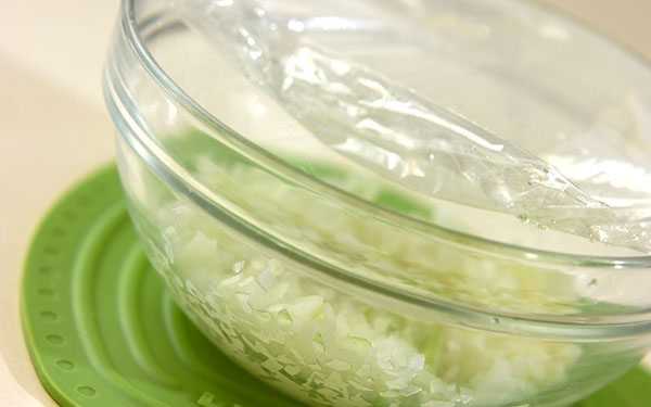 「アレ」を使えば丸めるのもカンタン楽しい!「チーズインライスボール」