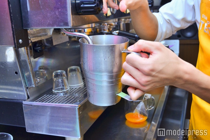 スチーミングで温めて（C）モデルプレス