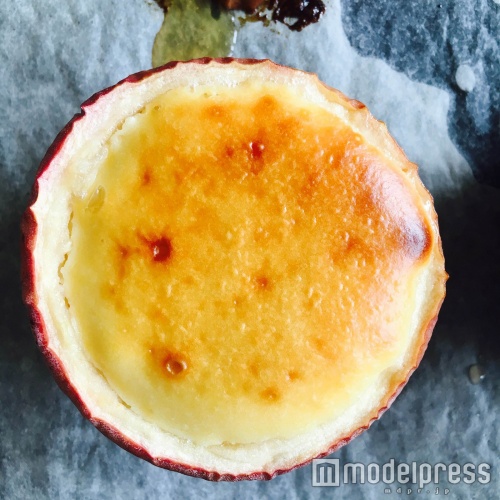 オーブンで焼く（C）モデルプレス