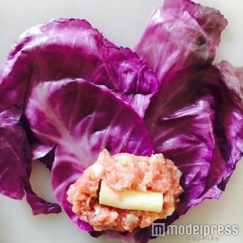 タネを入れて（C）モデルプレス