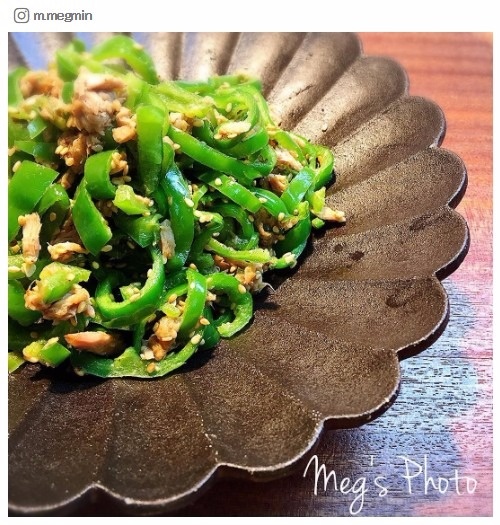 「無限ピーマン」の美味しさに箸が止まらない！ヘルシー簡単おかずが話題／m.megminさんInstagram