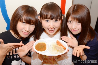 （左佳rあ）千畝あずみ、福井有彩、大塚チサト （C）モデルプレス